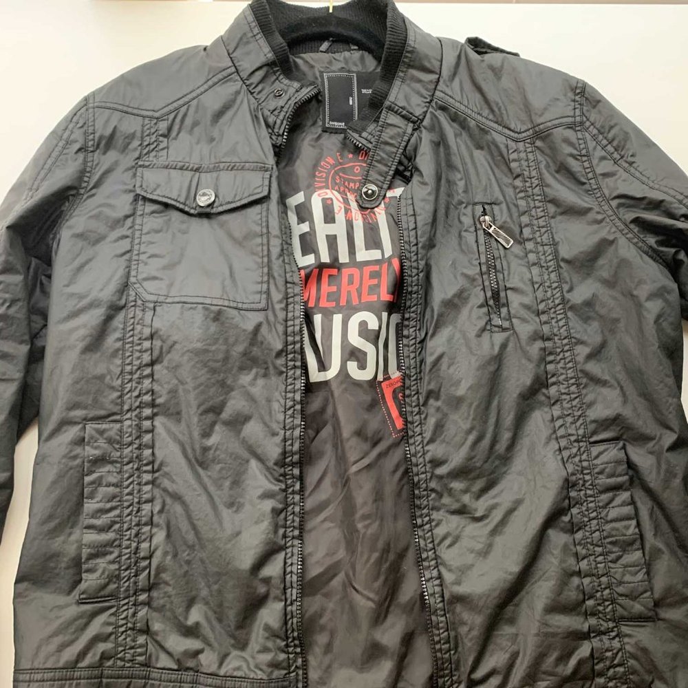 Division E Men’s Jacket